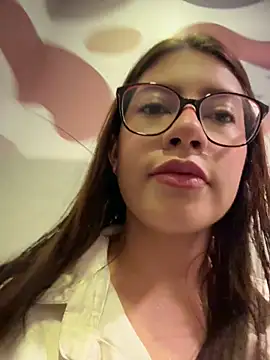 Snapshot of Saracalderon chatting on July 11, 2026, 1:25 pm Saracalderon online show from July 11, 2026, 1:25 pm