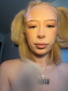 MaryChanXO online show from July 12, 2026, 4:03 am
