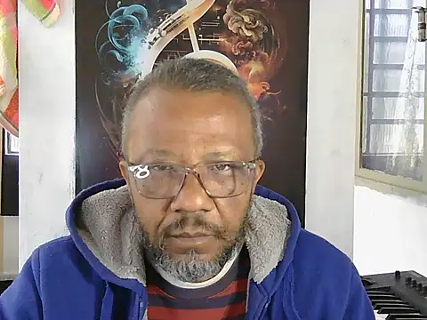 Snapshot of SenhorApolo chatting on June 16, 2026, 1:14 pm SenhorApolo online show from June 16, 2026, 1:14 pm