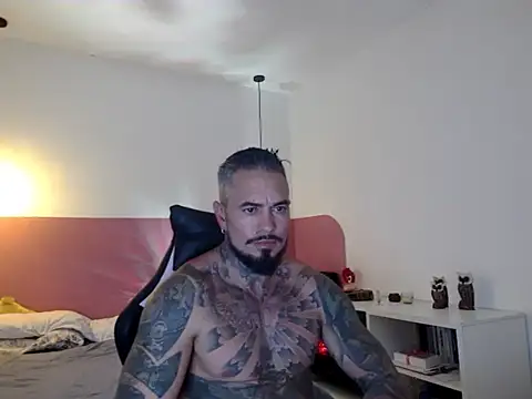 Snapshot of Dom_Jhuan chatting on June 15, 2026, 10:45 pm Dom Jhuan online show from June 15, 2026, 10:45 pm