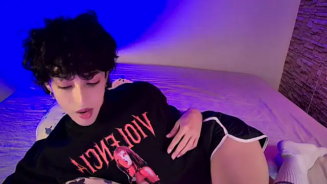 Snapshot of xFemboyToy chatting on June 28, 2026, 1:33 am xFemboyToy online show from June 28, 2026, 1:33 am
