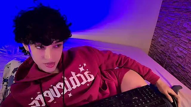 Snapshot of xFemboyToy chatting on July 1, 2026, 2:57 am xFemboyToy online show from July 1, 2026, 2:57 am