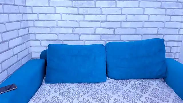 Snapshot of RoxyyLuxe chatting on June 25, 2026, 5:34 am RoxyyLuxe online show from June 25, 2026, 5:34 am