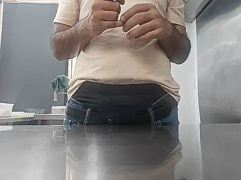brownskinbull1 online show from July 22, 2026, 12:30 pm