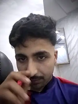 Snapshot of achraf31 chatting on June 18, 2026, 12:00 am achraf31 online show from June 18, 2026, 12:00 am