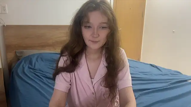 Snapshot of Ela_Wish chatting on June 25, 2026, 6:45 pm Ela Wish online show from June 25, 2026, 6:45 pm
