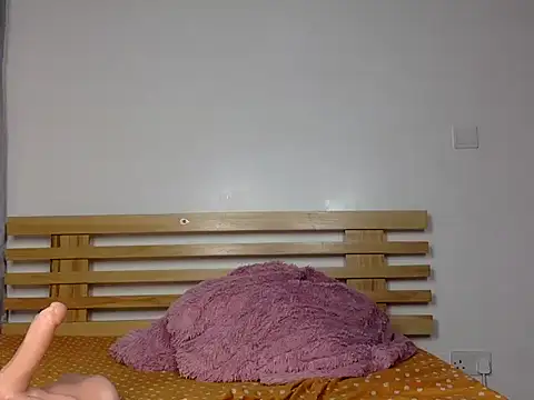 ZuriCharm online show from July 16, 2026, 10:49 pm