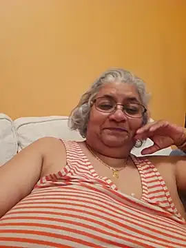 Snapshot of MistressRetribution chatting on August 6, 2026, 2:13 am MistressRetribution online show from August 6, 2026, 2:13 am