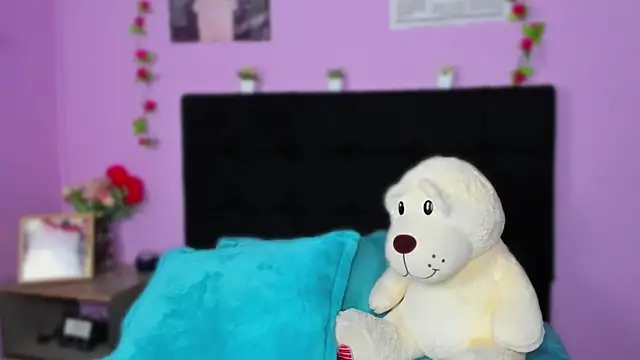 Makii XOXO online show from June 23, 2026, 7:01 pm