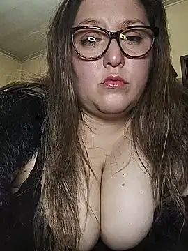 solcurvytriplxx online show from July 21, 2026, 1:19 am