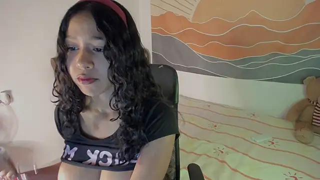 SiaVelour  online show from June 17, 2026, 10:54 pm