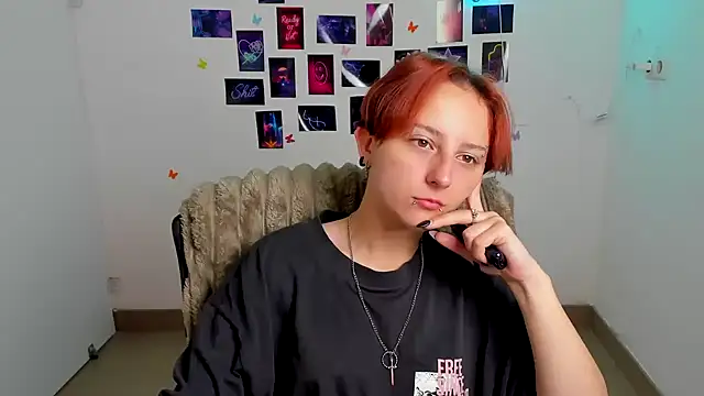 Dilara Kiss  online show from July 4, 2026, 5:13 am