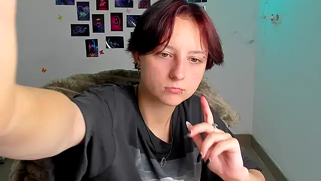 Dilara Kiss  online show from July 15, 2026, 5:12 am