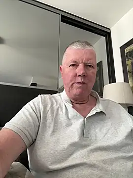Snapshot of cumboy chatting on April 20, 2026, 12:52 pm cumboy online show from April 20, 2026, 12:52 pm