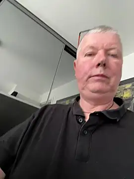 Snapshot of cumboy chatting on April 28, 2026, 12:10 pm cumboy online show from April 28, 2026, 12:10 pm