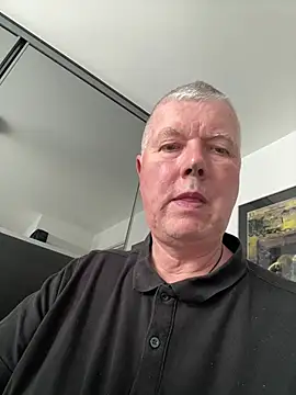 Snapshot of cumboy chatting on June 5, 2026, 4:24 pm cumboy online show from June 5, 2026, 4:24 pm