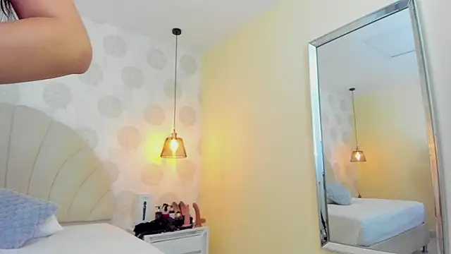 Snapshot of MILA_FERRER1 chatting on June 19, 2026, 12:42 pm MILA FERRER1 online show from June 19, 2026, 12:42 pm