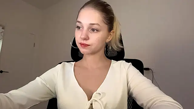 EveryoneEve online show from July 29, 2026, 8:01 am