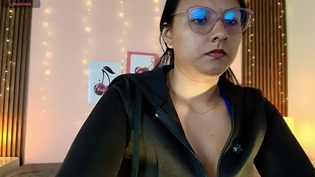 Snapshot of katty_collet chatting on June 18, 2026, 1:59 pm katty collet online show from June 18, 2026, 1:59 pm