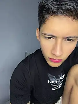 Snapshot of SantiLux_ chatting on July 19, 2026, 2:26 am SantiLux online show from July 19, 2026, 2:26 am