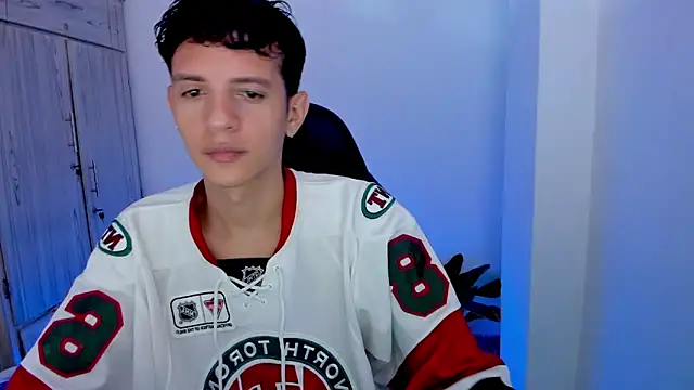 Snapshot of tylerrnova chatting on July 18, 2026, 3:22 am tylerrnova online show from July 18, 2026, 3:22 am