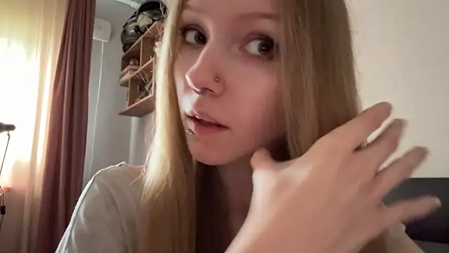 Snapshot of BivalentFalloff chatting on August 1, 2026, 7:18 am BivalentFalloff online show from August 1, 2026, 7:18 am
