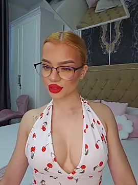 YasminnDoll online show from June 28, 2026, 3:45 am