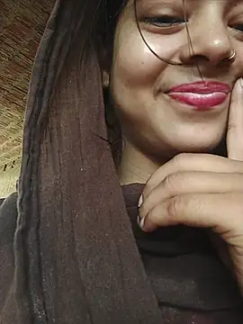 Snapshot of Simran_143 chatting on August 1, 2026, 4:45 am Simran 143 online show from August 1, 2026, 4:45 am