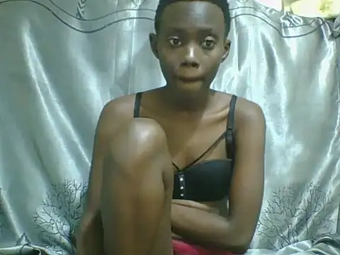 Snapshot of Tish_Leylah chatting on July 1, 2026, 6:40 pm Tish Leylah online show from July 1, 2026, 6:40 pm