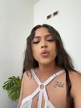 MilaHank online show from June 26, 2026, 6:12 pm