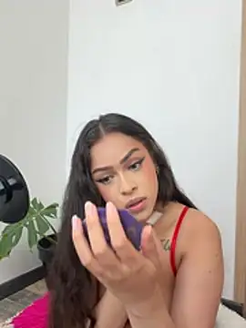 MilaHank online show from July 7, 2026, 4:22 pm