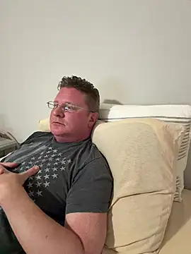 Snapshot of funandstuff chatting on June 18, 2026, 4:13 am funandstuff online show from June 18, 2026, 4:13 am