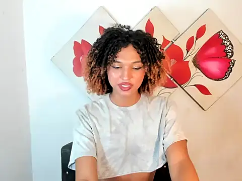 Snapshot of Elianisbigcock chatting on June 19, 2026, 1:21 am Elianisbigcock online show from June 19, 2026, 1:21 am