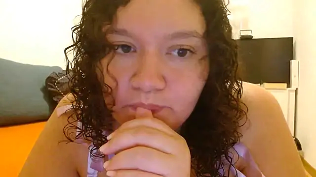 Snapshot of HeidiSanabria chatting on July 18, 2026, 11:08 pm HeidiSanabria online show from July 18, 2026, 11:08 pm