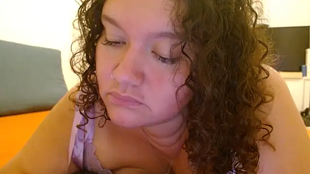 Snapshot of HeidiSanabria chatting on July 24, 2026, 12:30 am HeidiSanabria online show from July 24, 2026, 12:30 am