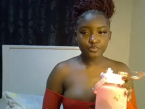 Snapshot of Ebonybarbieeee chatting on July 6, 2026, 4:31 pm Ebonybarbieeee online show from July 6, 2026, 4:31 pm