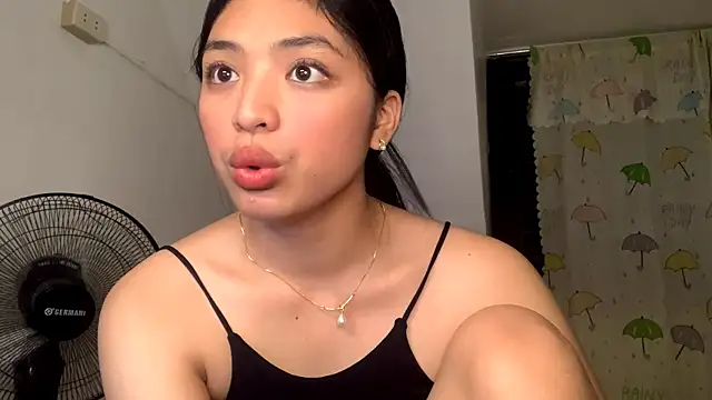Hazelanne online show from July 26, 2026, 1:29 pm