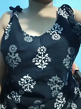 sexy-pari8 online show from June 19, 2026, 5:28 pm