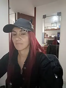 Snapshot of KataraDeLuxe chatting on June 22, 2026, 3:09 pm KataraDeLuxe online show from June 22, 2026, 3:09 pm
