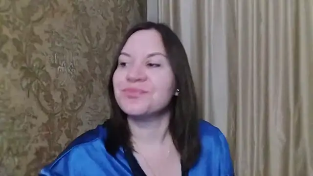 Snapshot of Lauralison chatting on July 6, 2026, 7:27 pm Lauralison online show from July 6, 2026, 7:27 pm