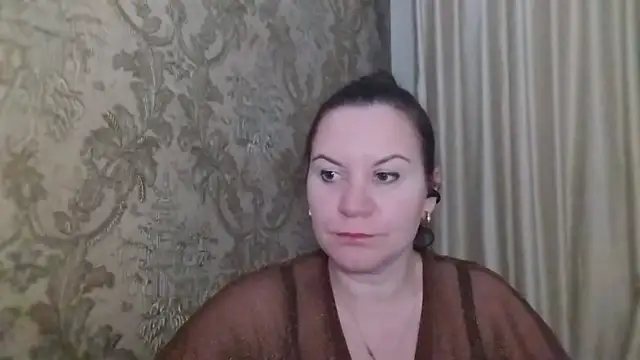 Snapshot of Lauralison chatting on July 10, 2026, 8:55 pm Lauralison online show from July 10, 2026, 8:55 pm