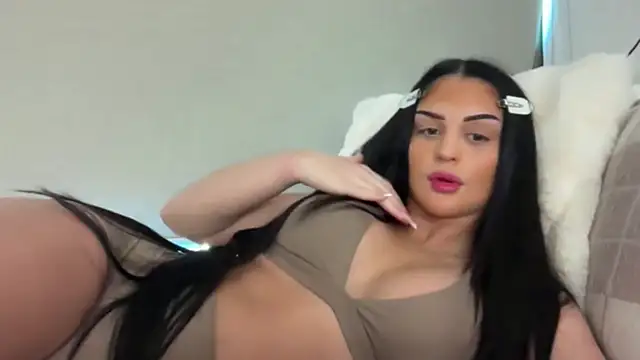 TheOnlyLeila online show from June 24, 2026, 12:20 am