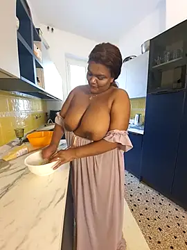 MorenaVanilla online show from August 2, 2026, 2:37 pm