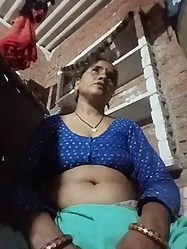 Snapshot of Hot_shiri chatting on July 13, 2026, 3:59 pm Hot shiri online show from July 13, 2026, 3:59 pm