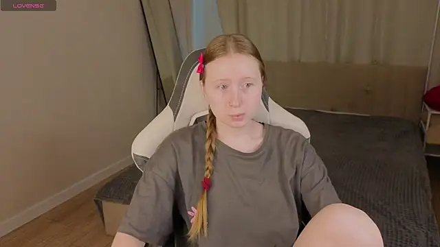 LiliTiny online show from July 6, 2026, 1:35 am