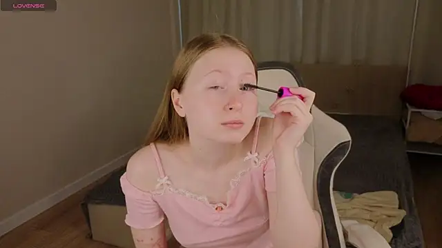 LiliTiny online show from July 10, 2026, 1:10 am