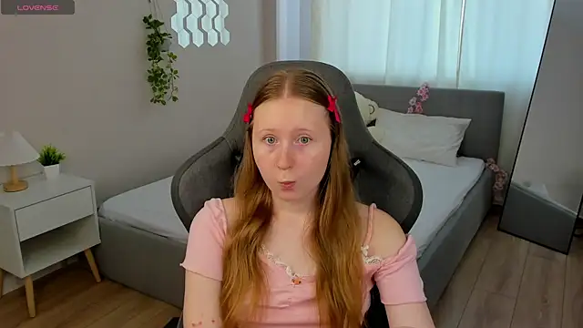 LiliTiny online show from July 19, 2026, 3:21 am