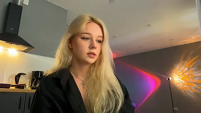 Snapshot of MichelleMargiela chatting on August 7, 2026, 10:28 am MichelleMargiela online show from August 7, 2026, 10:28 am