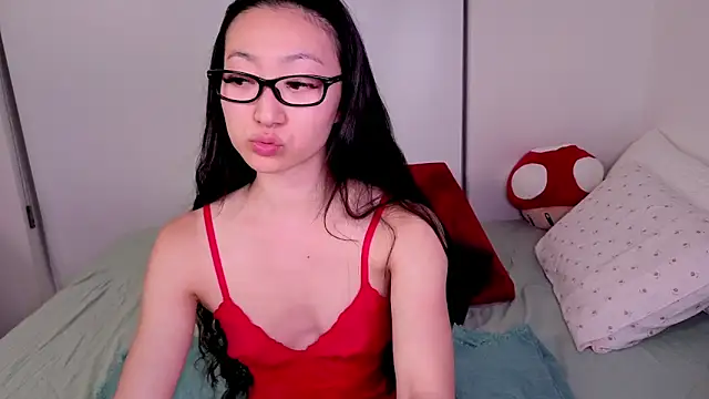MySweetSofie online show from May 8, 2026, 4:51 am