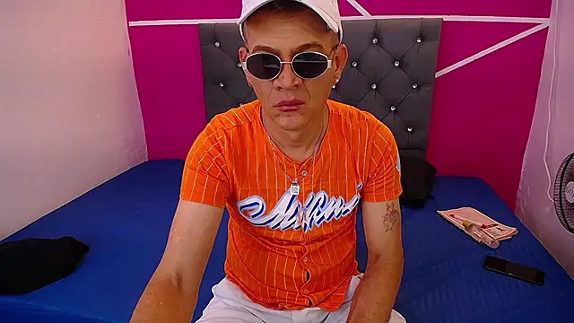 Cesirry  online show from August 6, 2026, 12:40 pm